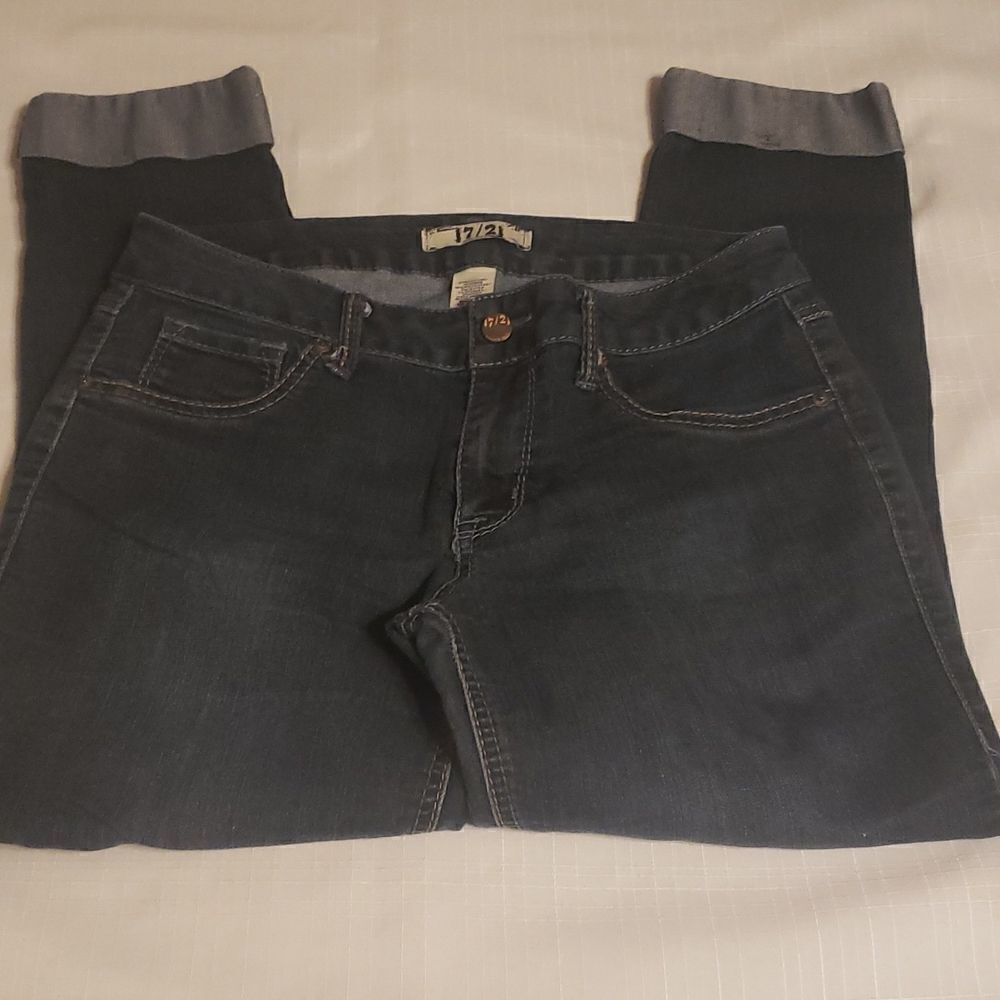 17/21 size 8 jeans.